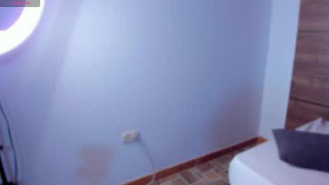 Lara Petit online show from July 11, 10:55 pm