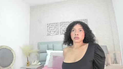 lara_spaark online show from January 12, 11:37 am