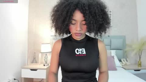 lara_spaark online show from January 18, 11:36 am