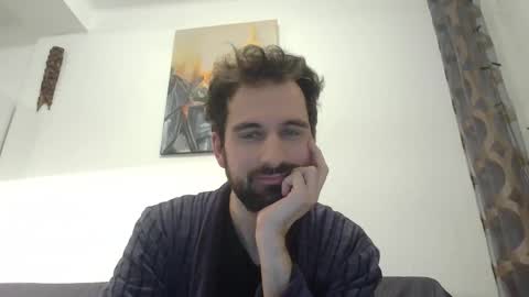 laraaan online show from November 26, 8:32 pm