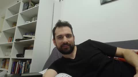 laraaan online show from January 5, 6:55 pm