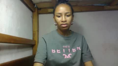 larah98 online show from February 17, 6:36 pm