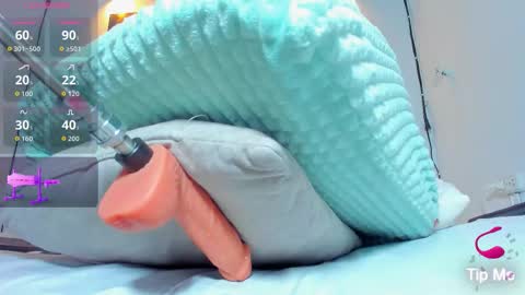 REINA  online show from November 11, 11:32 am