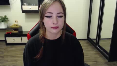 Laralianna online show from September 11, 3:50 am