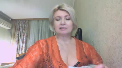 laramrs online show from November 21, 5:55 pm