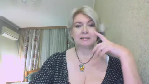 laramrs online show from November 24, 4:18 pm