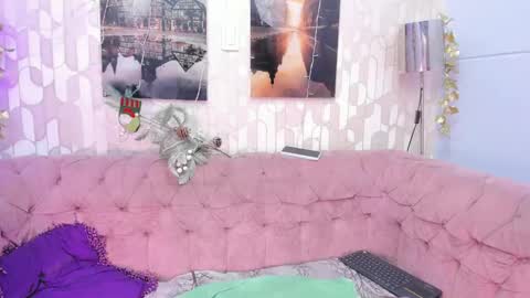 Lara Murphy online show from December 12, 10:31 pm