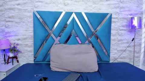 Lara Murphy online show from February 17, 9:41 pm