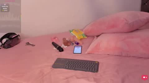 Lara Murphy online show from March 18, 1:20 am