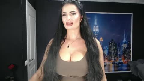 laras_moans online show from June 27, 8:30 am