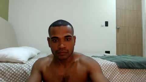 Snapshot of larenz_tate chatting on May 25, 9:48 am larenz_tate online show from May 25, 9:48 am