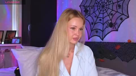 LarineGMT7  UTC6  online show from October 21, 3:07 am