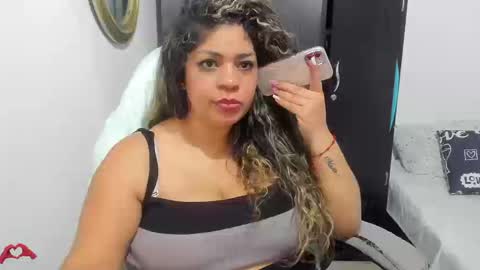 laris_park online show from March 12, 11:44 pm