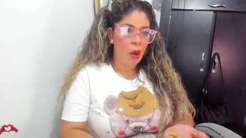 laris_park online show from April 7, 11:59 pm