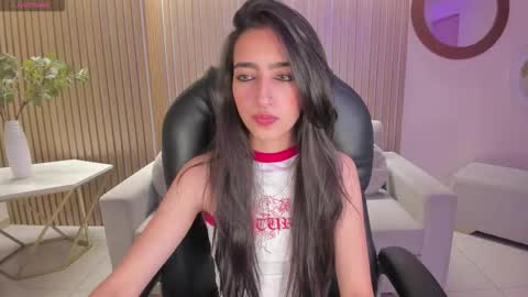 Larisa Smirnov online show from September 26, 4:49 am