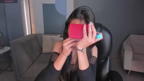 Larisa Smirnov online show from November 22, 3:38 am