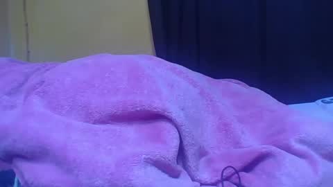 Snapshot of larissa645771 chatting on April 19, 6:10 pm larissa645771 online show from April 19, 6:10 pm
