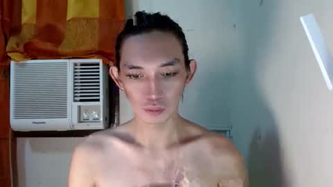 Snapshot of larochefoucauld chatting on April 12, 2:11 pm Francois online show from April 12, 2:11 pm