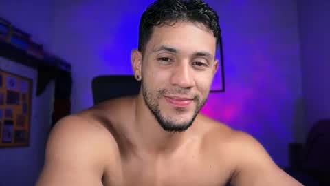 Snapshot of larry_jones chatting on February 18, 12:06 am andrew online show from February 18, 12:06 am