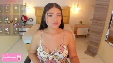 Snapshot of larsonmia chatting on June 13, 12:14 pm MIA online show from June 13, 12:14 pm
