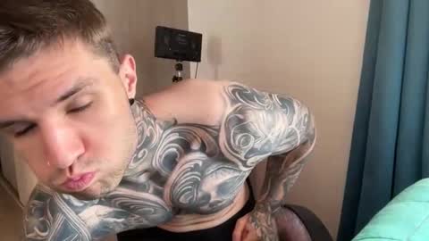 Snapshot of larsskeet chatting on May 24, 4:01 pm larsskeet online show from May 24, 4:01 pm