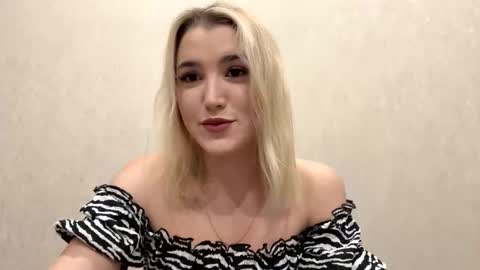 Snapshot of laruebaral chatting on February 20, 9:15 pm Betty online show from February 20, 9:15 pm