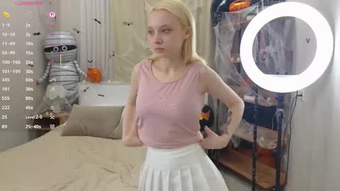 Emilia for my friends Amy online show from November 6, 1:17 am