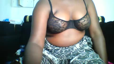Snapshot of lasisi_ chatting on February 2, 10:13 am Lasisi online show from February 2, 10:13 am