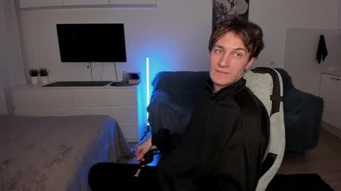 acie online show from December 22, 4:06 am