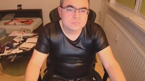 latexboy893 online show from November 16, 9:31 pm