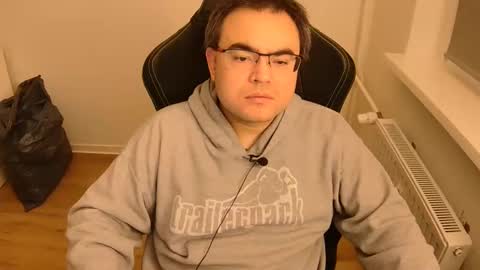 latexboy893 online show from February 25, 9:46 pm