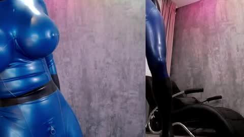 Snapshot of latexirime chatting on April 12, 5:29 pm Irime online show from April 12, 5:29 pm