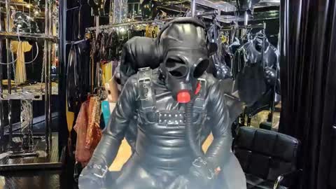 Snapshot of latexlover202 chatting on November 26, 9:27 pm latexlover202 online show from November 26, 9:27 pm