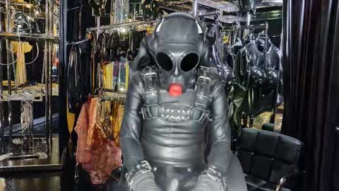 Snapshot of latexlover202 chatting on March 29, 5:13 pm latexlover202 online show from March 29, 5:13 pm