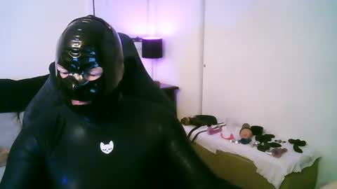latexminheadroom online show from April 16, 1:50 am