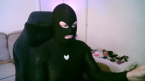 latexminheadroom online show from June 25, 5:12 am