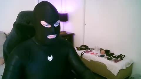 latexminheadroom online show from June 26, 1:10 am