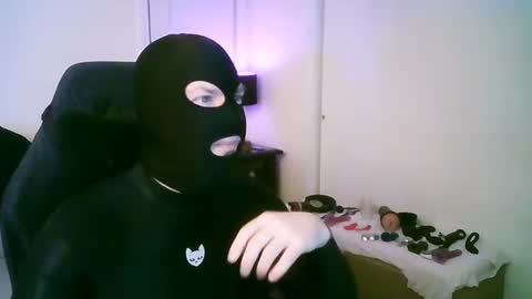 latexminheadroom online show from July 1, 6:04 am