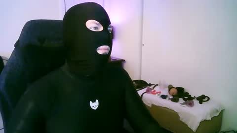 latexminheadroom online show from July 29, 6:00 am