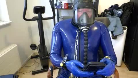 Snapshot of latexslaafboy2 chatting on November 3, 8:59 am latexslaafboy online show from November 3, 8:59 am