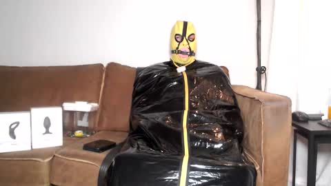 Snapshot of latexslaafboy2 chatting on February 4, 8:58 pm latexslaafboy online show from February 4, 8:58 pm