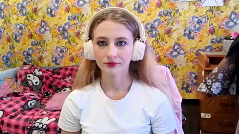 Amelia online show from October 18, 7:53 am