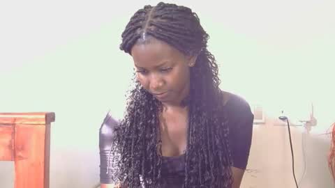 latiffaah_xx online show from March 22, 1:58 pm