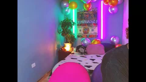 latin_boysxxx_ online show from October 18, 10:21 pm