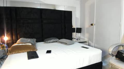 Johana y Santiago online show from February 24, 8:06 am