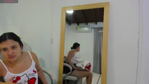 Snapshot of latin_couple20y chatting on July 19, 10:13 pm Johana y Santiago online show from July 19, 10:13 pm