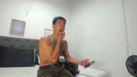 Snapshot of latin_couple20y chatting on August 6, 2:57 am Johana y Santiago online show from August 6, 2:57 am