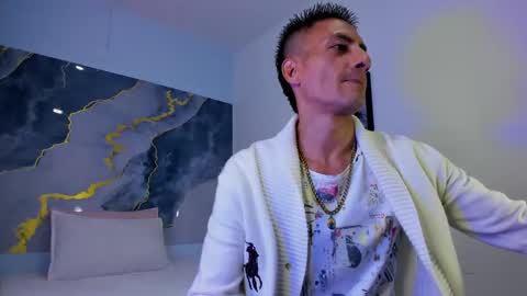 Snapshot of latin_crissex chatting on October 18, 12:06 pm crissex online show from October 18, 12:06 pm