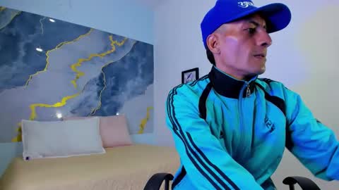Snapshot of latin_crissex chatting on October 20, 12:27 pm crissex online show from October 20, 12:27 pm