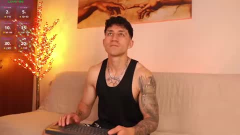 latin_green_eyes_ online show from July 10, 10:01 pm